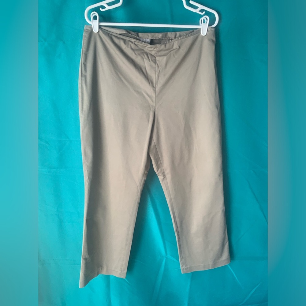 SIGRID OLSEN, SIZE 12, WOMENS’ SIDE ZIP KHAKI CAPRI PANTS, 55% COTTON, EUC